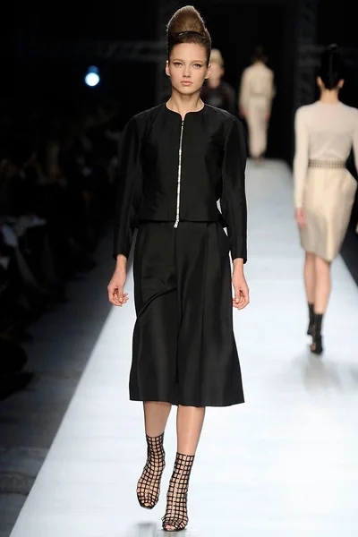 Look 14